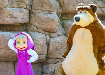 Character Experience with Masha and the Bear