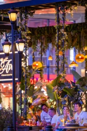 Shopping Avenue
